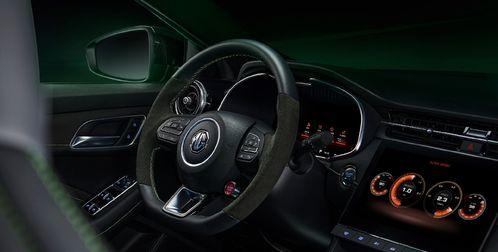 蓝色战衣小姐姐吃瓜,揭秘娱乐圈幕后故事