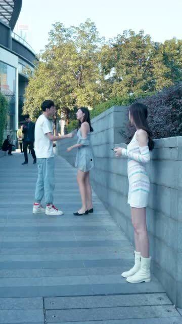 情侣吵架视频吃瓜,甜蜜还是硝烟？