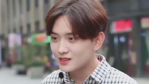 情侣吵架视频吃瓜,甜蜜还是硝烟？