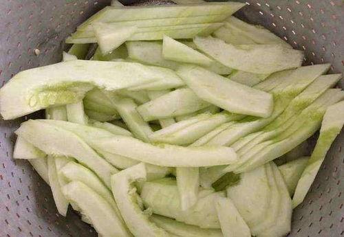 白瓜煮着吃吗,煮食新体验