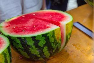 湖北民族大学吃瓜,揭秘校园里的“吃瓜”文化现象