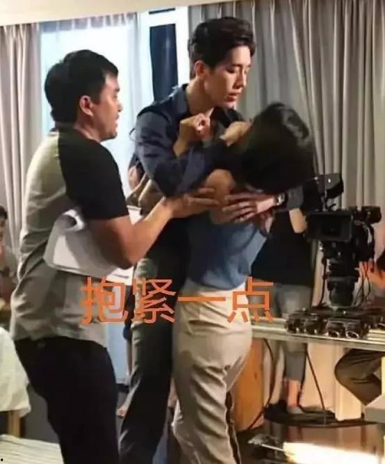 偷拍吃瓜群众视频