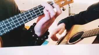 晚上弹吉他直播吃瓜,直播中的弹奏与瓜香四溢