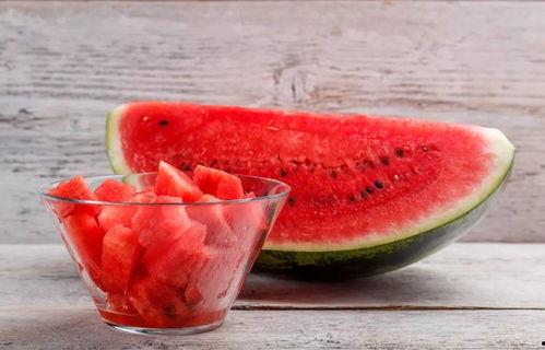 小蕊吃瓜,揭秘娱乐圈那些不为人知的幕后故事