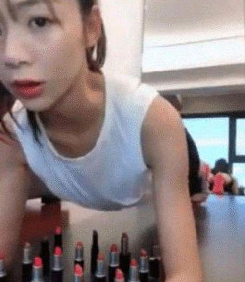 上课吃瓜视频,揭秘校园里的欢乐时光