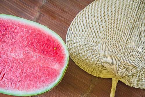 江阴女销售吃瓜,揭秘职场八卦背后的真相