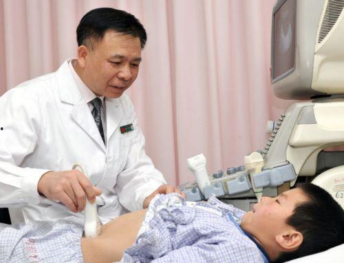 潮州医院护士吃瓜,吃瓜群众热议背后的真相