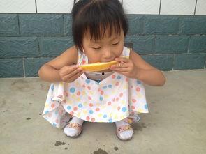 和宝宝直播吃瓜,萌态十足，网友直呼可爱到爆