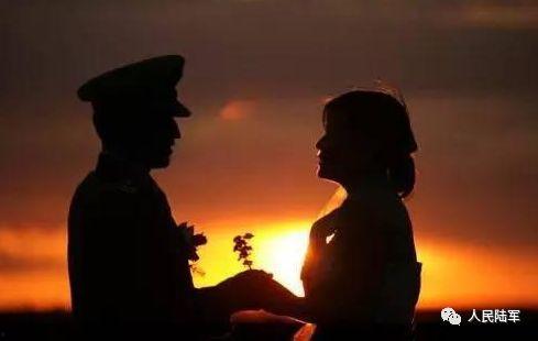 吃瓜军恋,揭秘军旅爱情的甜蜜与挑战