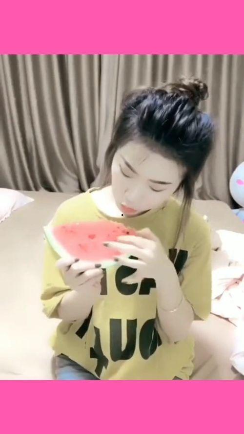 女人吃瓜的感想,女性视角下的吃瓜心得解析