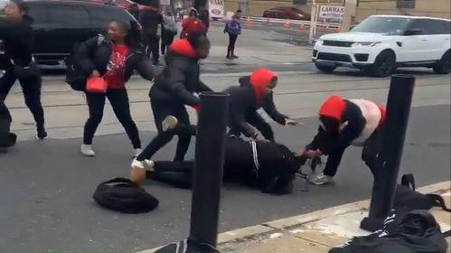 国外街头偷笑吃瓜,揭秘国外“吃瓜”文化现象